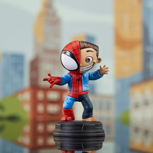 Diamond Select Toys Marvel Peter Parker Animated Statue