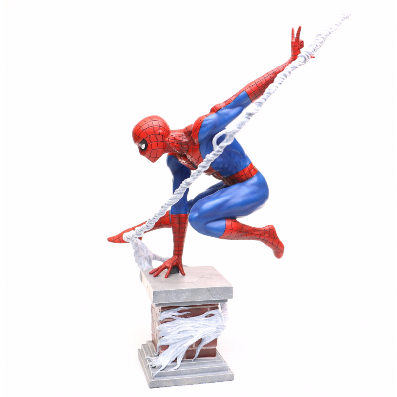 Diamond Select Toys Marvel Spider-Man Premier Collection 12'' Resin Statue