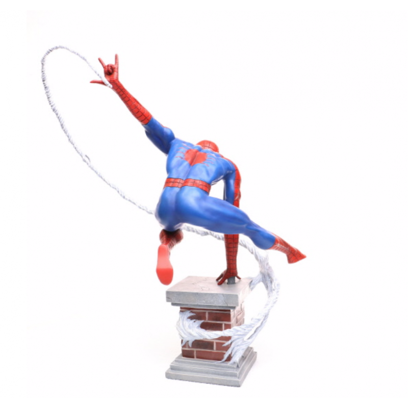 Diamond Select Toys Marvel Spider-Man Premier Collection 12'' Resin Statue