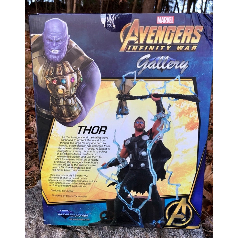 Diamond Select Toys Marvel Thor (Avengers: Infinity War) Gallery PVC Diorama Figure