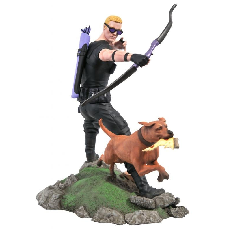 Diamond Select Toys Marvel Hawkeye Gallery 9'' PVC Figure