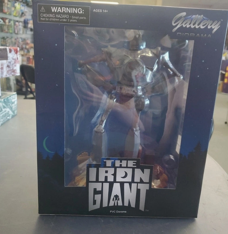 Diamond Select Toys Iron Giant Superman Gallery PVC Statue