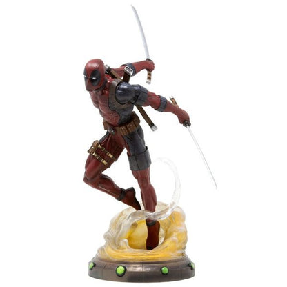 Diamond Select Toys Marvel Comics Deadpool Gallery PVC Diorama Statue
