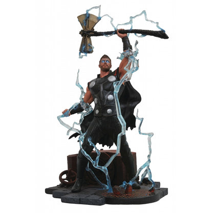 Diamond Select Toys Marvel Thor (Avengers: Infinity War) Gallery PVC Diorama Figure