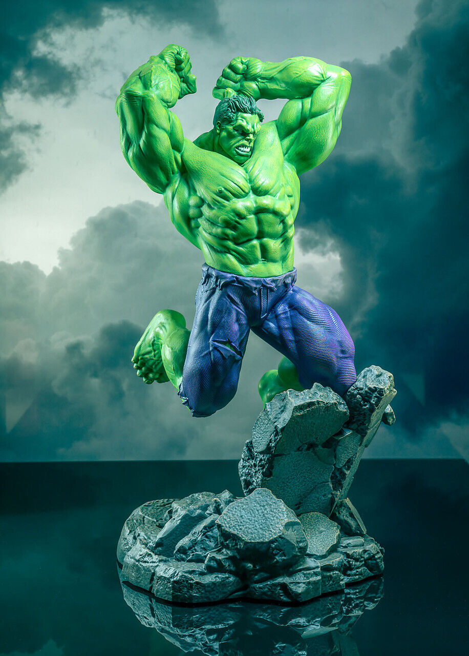 Diamond Select Toys Marvel Hulk Comic Premier Collection Statue