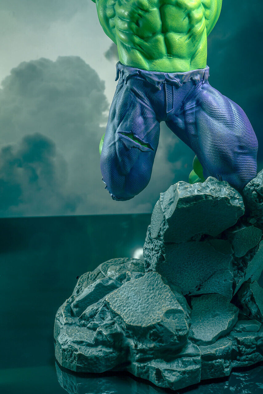 Diamond Select Toys Marvel Hulk Comic Premier Collection Statue