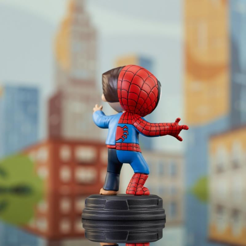 Diamond Select Toys Marvel Peter Parker Animated Statue