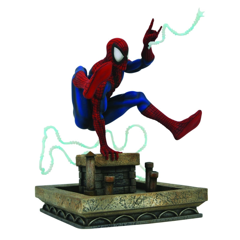 Diamond Select Toys Marvel Spider-Man 90s Gallery PVC Figure