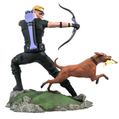 Diamond Select Toys Marvel Hawkeye Gallery 9'' PVC Figure